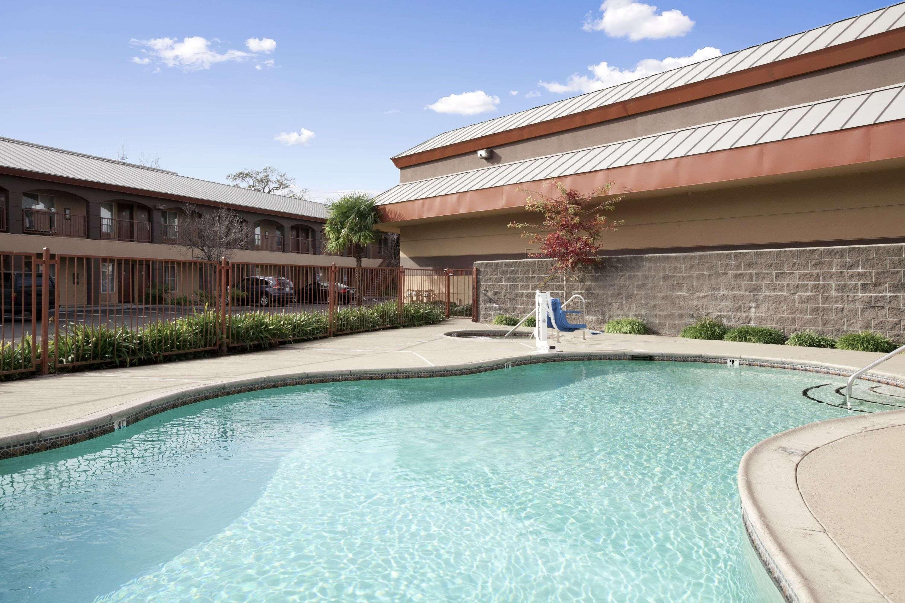 Days Inn By Wyndham Rocklin/Sacramento Extérieur photo